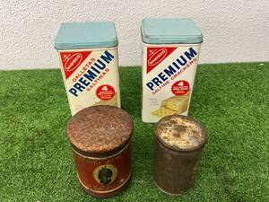 lot 409 image: Vintage Tins