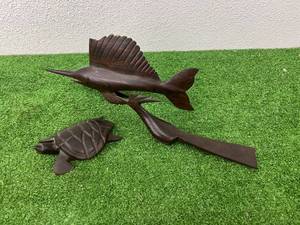 lot 442 image: Wood Artwork