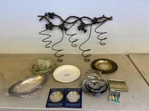 lot 455 image: Home Decor Lot