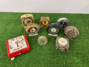 lot 462 image: Vintage Clocks