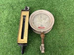 lot 471 image: Large 100# Spring Scale & Vacuum Gauge