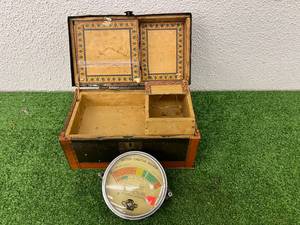 lot 474 image: Battery Condition Indicator & Salesman Sample Trunk
