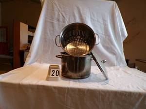 Tramontina Stock PotLidStrainer