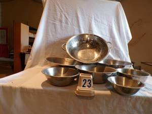 Stainless Steel Mixing Bowls and Strainer