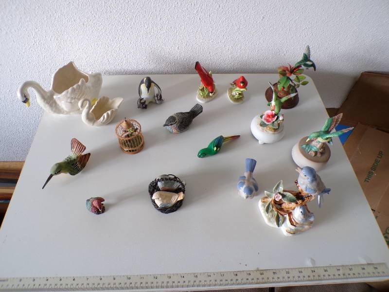 lot 30 image: (A-3) 16 Assorted Bird Figurines...