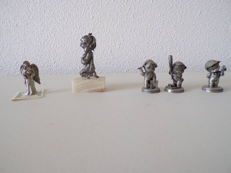 lot 32 image: (BSB) 6 Small Pewter Figurines...