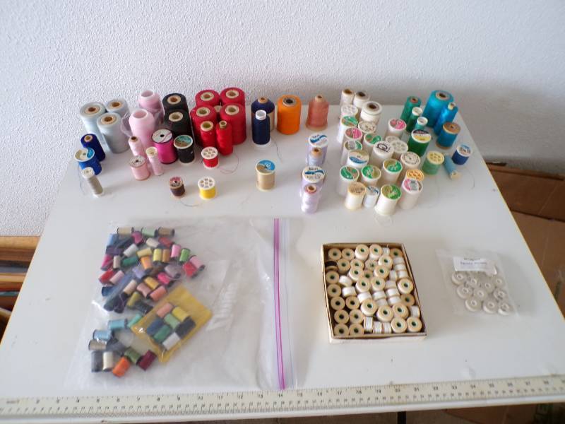 lot 54 image: (BS) Thread and Bobbins - Many Spoo...
