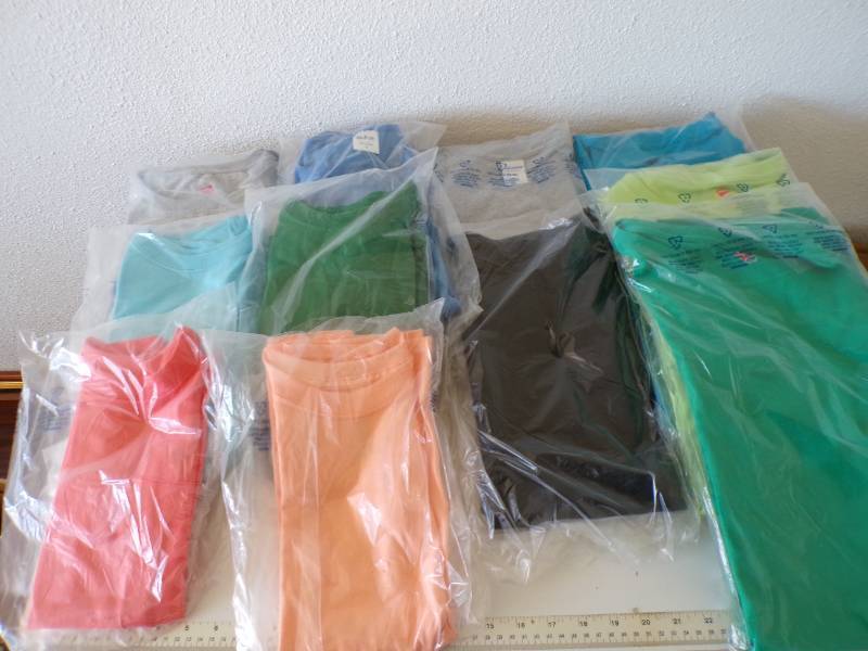 lot 60 image: (CSB) 11 Assorted T-Shirts - Assort...
