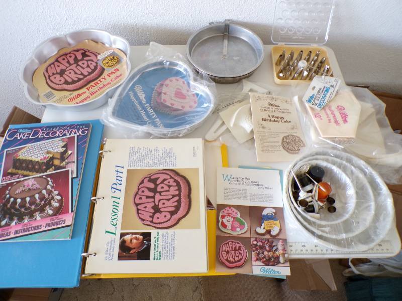 lot 75 image: (A-3) Complete Wilton Cake Decorati...