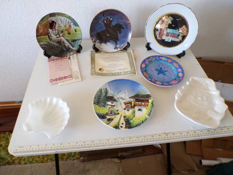 lot 87 image: (A-2) 7 Collector Plates Some with ...