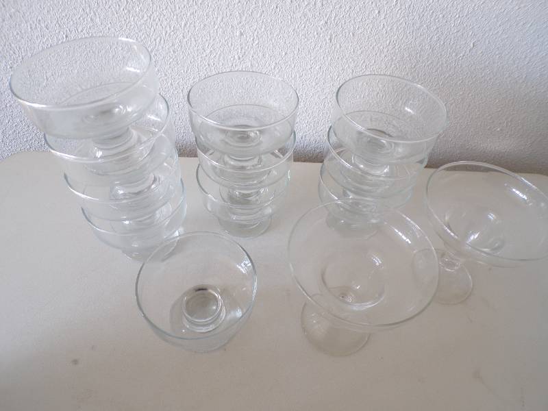 lot 96 image: (A-3) Set of 11 DessertFruit Bowls...