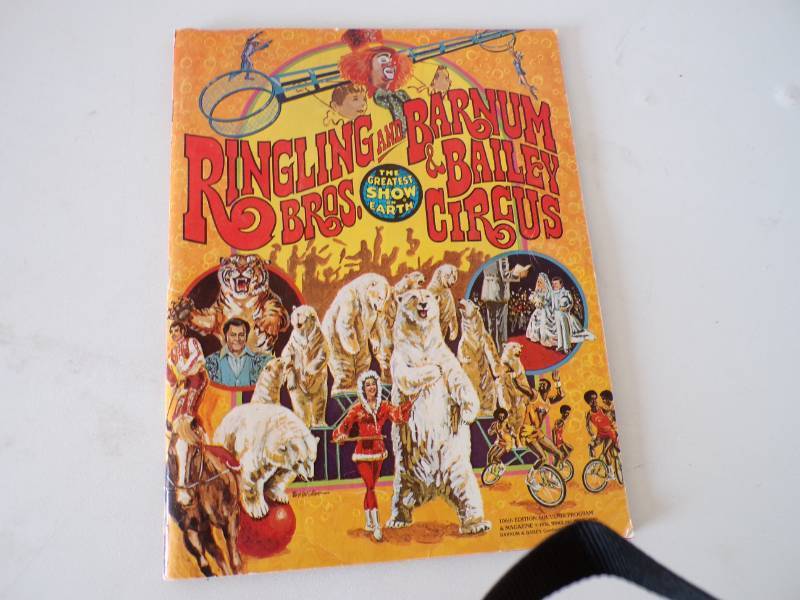 lot 105 image: (EC1) 1976 Ringling Bros. and Barnu...
