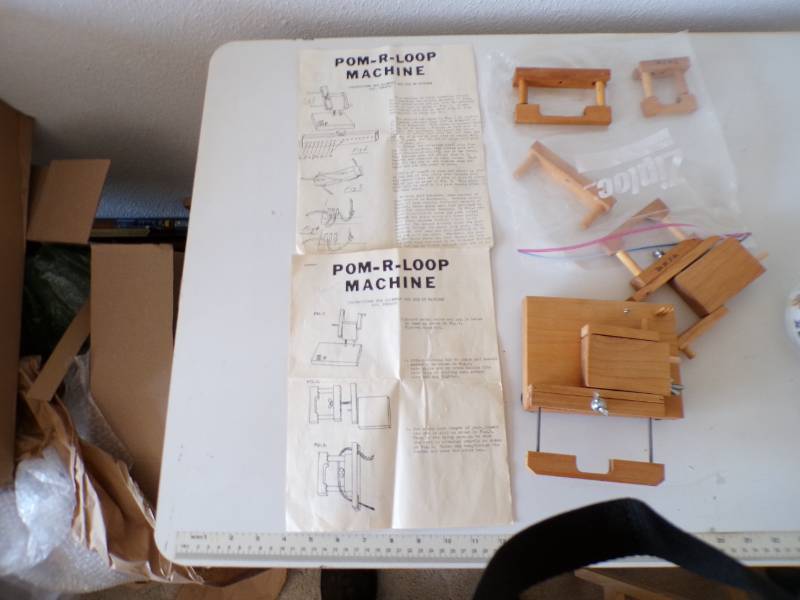 lot 106 image: (BSB) Complete Pom-Pom Maker by Woo...