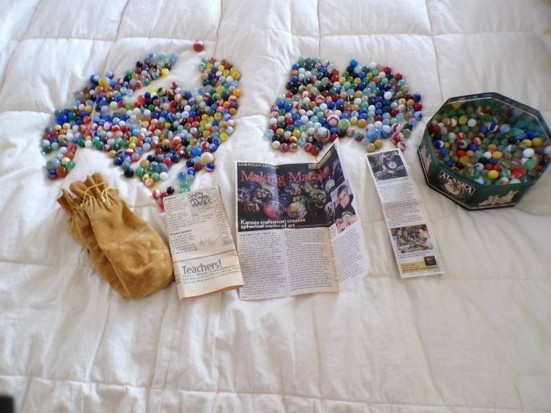 lot 108 image: (CSB) Large Assortment of Vintage M...