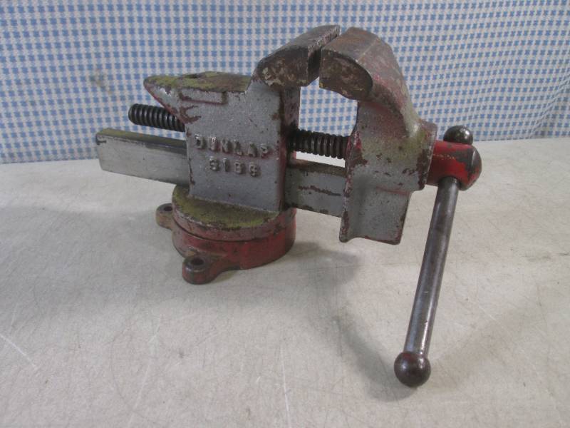 lot 123 image: (EC1) Dunlap 5196 Bench Vise with S...