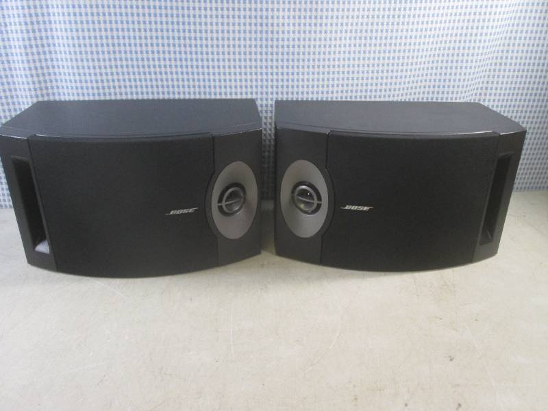 lot 131 image: (BSB) Pair of Bose 201 V Speakers D...
