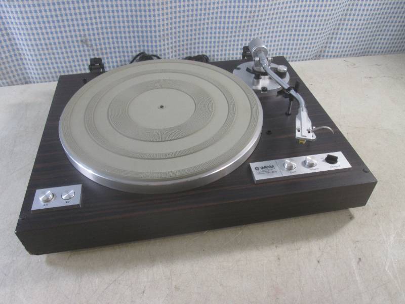 lot 136 image: (D-3) Yamaha YP-B4 Turntable - For ...