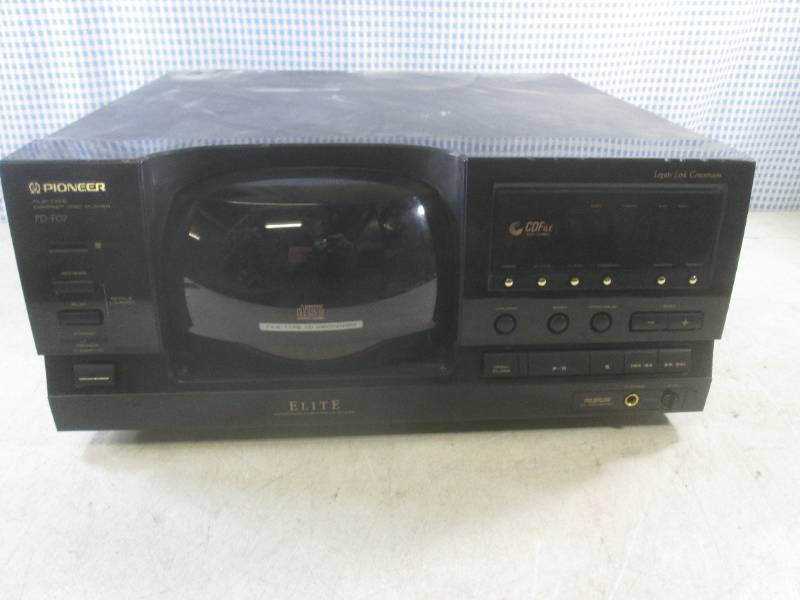 lot 145 image: (EC1) Pioneer PD-F107 100-Disc CD P...