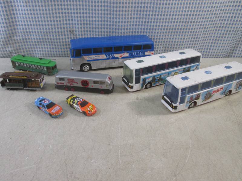 lot 166 image: (BSB) Assorted Collectable Toy Cars...