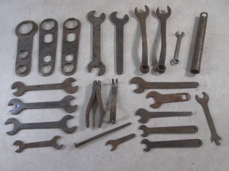 lot 179 image: (CS) Assorted Vintage Wrenches...