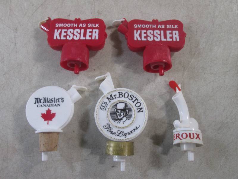 lot 181 image: (H-1) 5 Vintage Advertising Liquor ...