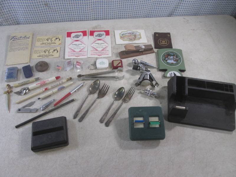 lot 186 image: (BSB) Assorted Vintage Smalls and O...
