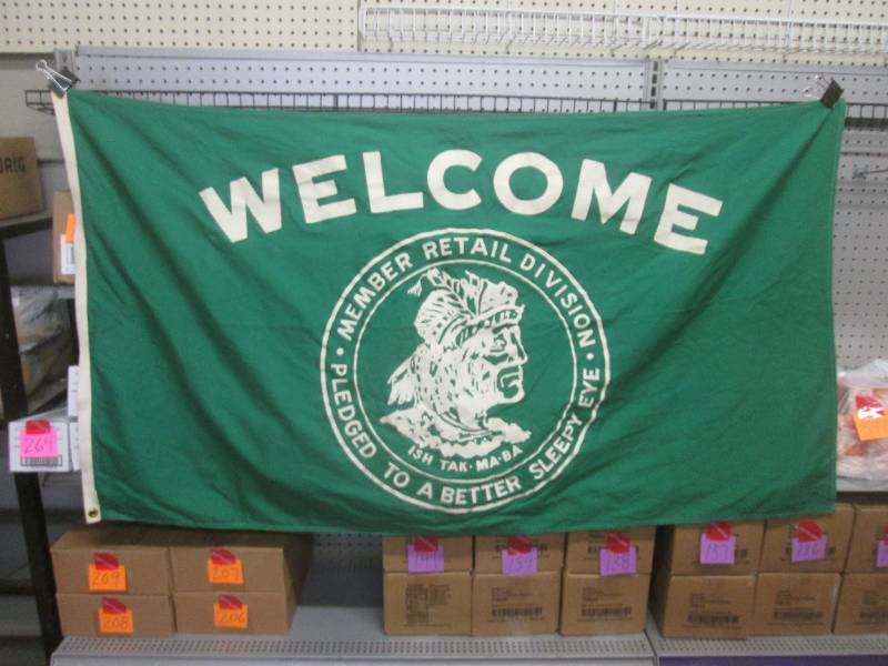 lot 193 image: (EC1) 3 ft x 5 ft Cloth Welcome Mem...