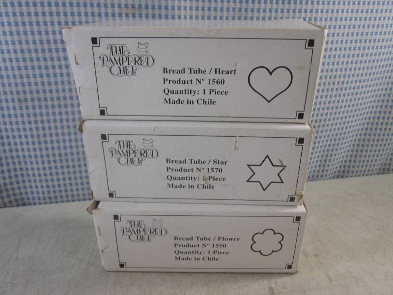 lot 203 image: (CSB) 3 The Pampered Chef Bread Tub...