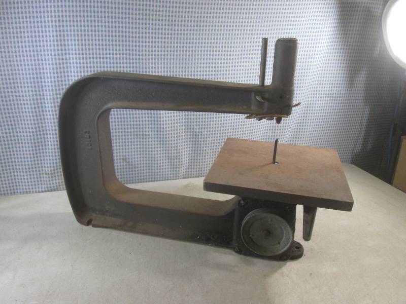 lot 207 image: (G-1) 1950s Scroll Saw - See Photo...