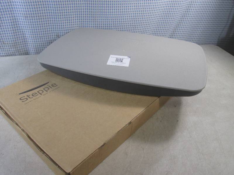 lot 237 image: (EW3) Steppie Balance Board - New I...