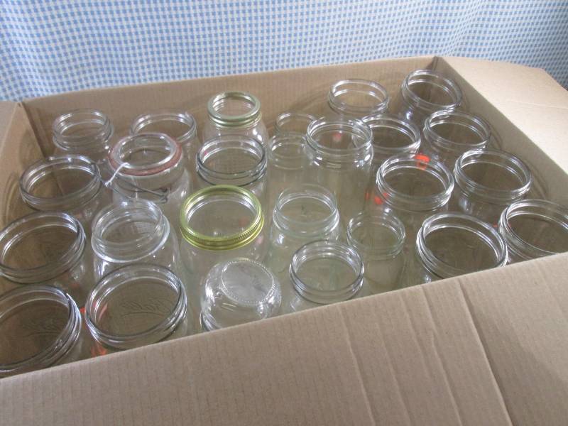 lot 249 image: (EW6) Box Full of Assorted Canning ...