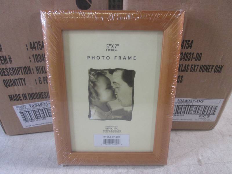 lot 266 image: (FS) 12 New 5 x 7 Honey Oak Photo...