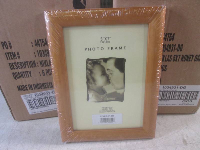 lot 267 image: (FS) 12 New 5 x 7 Honey Oak Photo...