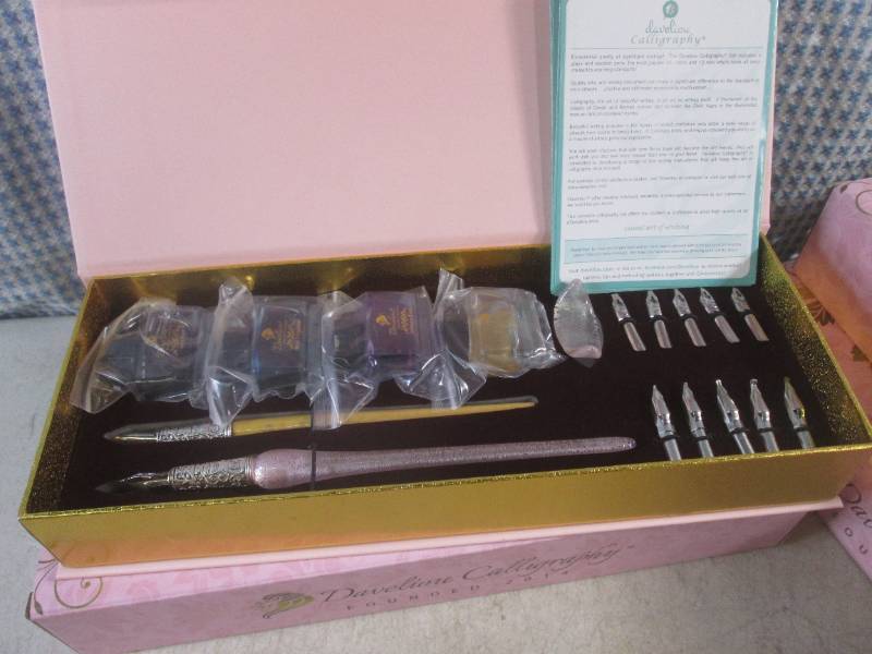 lot 275 image: (CS) 3 New 19pc Davelion Calligraph...