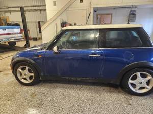 lot 2 image: 2003 Mini-Cooper CPR