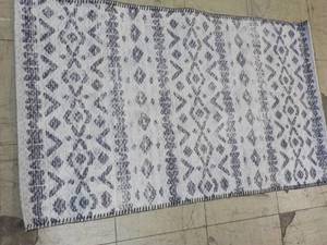 27 x 45 New Accent Rug...