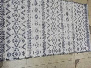 27 x 45 New Accent Rug...