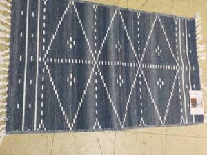 27 x 45 New Accent Rug...