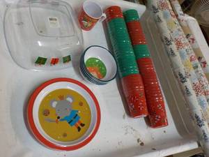 Holiday Paper, Plastic Glasses, Pla...