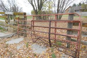FIVE cattle panels 118 plus the smaller bent one if you want it