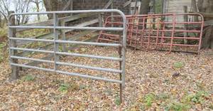 FIVE remaining cattle panels of various size