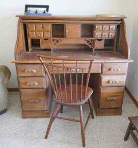 lot 5 image: Vintage roll top desk and spindle chair
