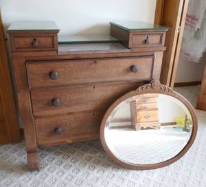 lot 9 image: Beautiful Antique Dresser and Mirror