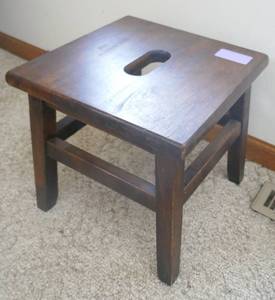 lot 24 image: Small wood step stool 12x12x12