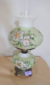 lot 27 image: Vintage glass chimney lamp