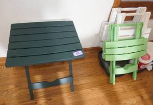 lot 33 image: FOUR small plastic patio folding side tables