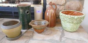lot 41 image: SIX pieces of pottery, planters and dcor