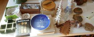 lot 59 image: Misc dcor items including glass christmas trees