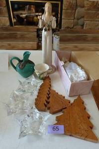 lot 65 image: Glass candle holders, 3D wood christmas trees, angel, VHP vase