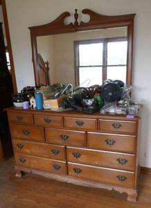 lot 130 image: Large dresser with mirror (no contents)